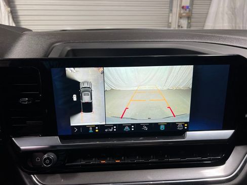 Used 2023 Chevrolet Silverado 1500 High Country image 42