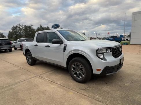 New 2026 Ford Maverick XLT w/ Equipment Group 301A image 8