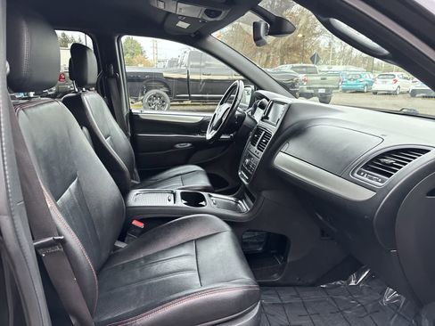 Used 2019 Dodge Grand Caravan GT image 5