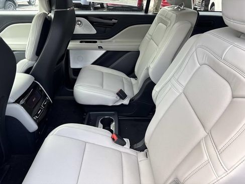 New 2026 Lincoln Aviator Reserve AWD/4WD image 17