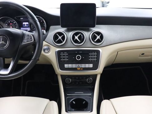 Used 2017 Mercedes-Benz CLA 250 image 24