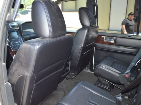 Used 2015 Lincoln Navigator 4WD image 19