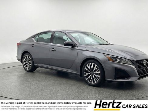 Used 2025 Nissan Altima 2.5 SV FWD image 1