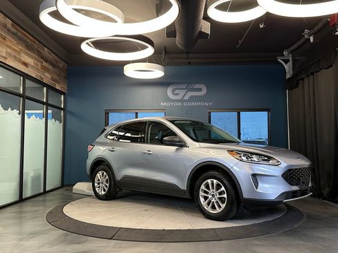 Used 2022 Ford Escape SE w/ Convenience Package AWD/4WD image 1