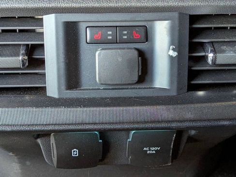 Certified 2024 Ford F150 Platinum w/ FX4 Off-Road Package image 24