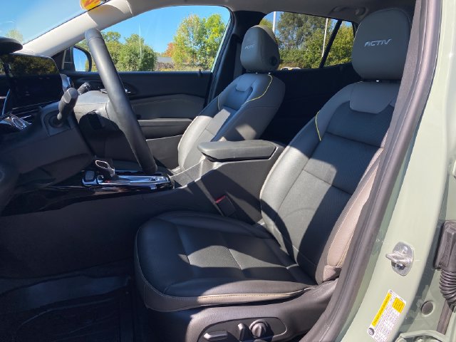 Used 2025 Chevrolet Trax ACTIV w/ Sunroof Package FWD image 16