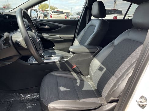 Used 2024 Buick Envista Preferred w/ Convenience I Package image 9