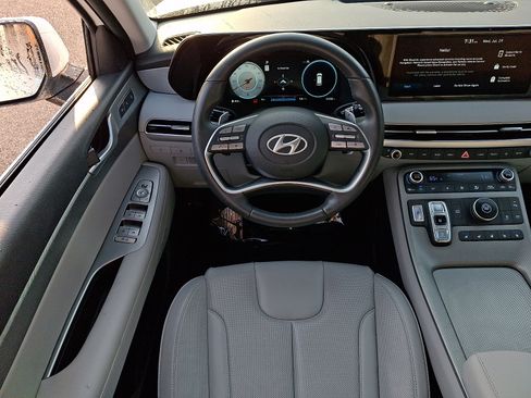 Certified 2025 Hyundai Palisade SEL FWD image 12