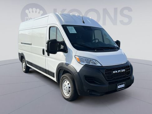 Used 2023 RAM ProMaster 2500 FWD image 2