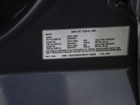 Used 2024 Tesla Model Y Long Range AWD/4WD image 29