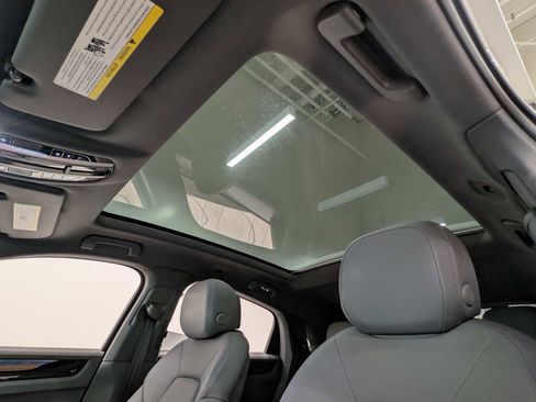 Used 2023 Porsche Cayenne Coupe image 25