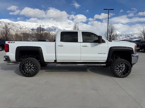 Used 2018 Chevrolet Silverado 2500 LT w/ LT Convenience Package image 2