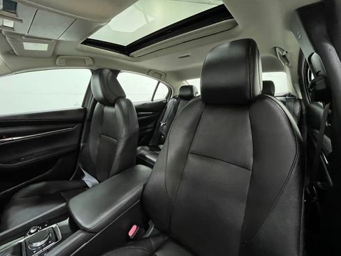 Used 2020 MAZDA MAZDA3 Premium image 13