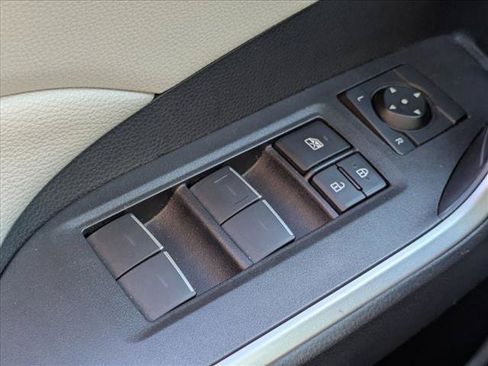 Used 2025 Toyota RAV4 XLE AWD/4WD image 13