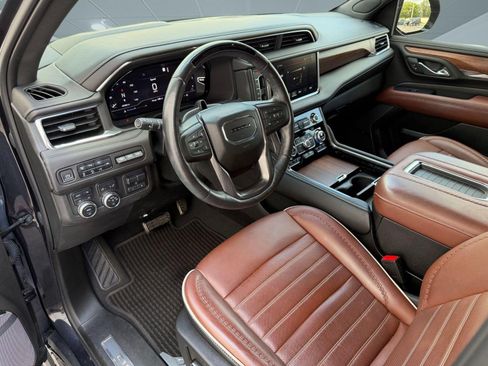 Used 2023 GMC Yukon Denali Ultimate AWD/4WD image 4