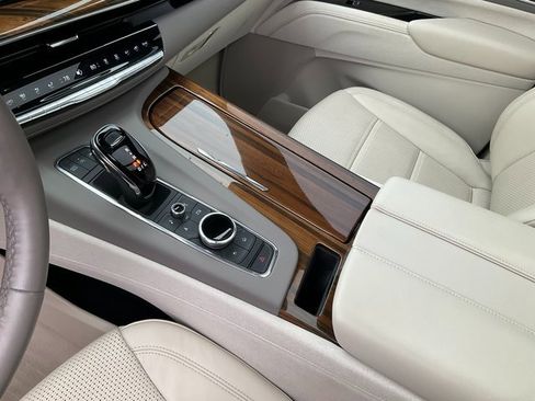 Certified 2024 Cadillac Escalade Sport Platinum image 15