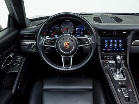 Used 2019 Porsche 911 Carrera 4S image 17