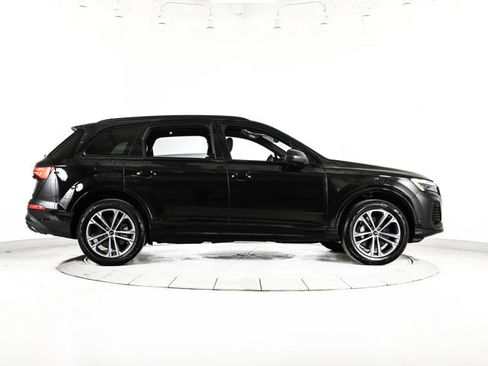Certified 2026 Audi Q7 Premium w/ Convenience Plus Package image 4