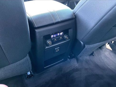 Used 2020 Chevrolet Traverse LS FWD image 20