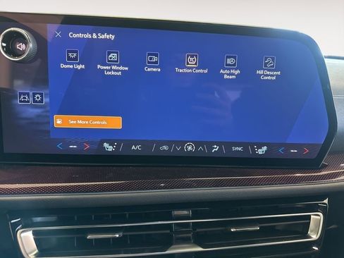 New 2026 Chevrolet Traverse Z71 w/ Driver Confidence Package AWD/4WD image 49