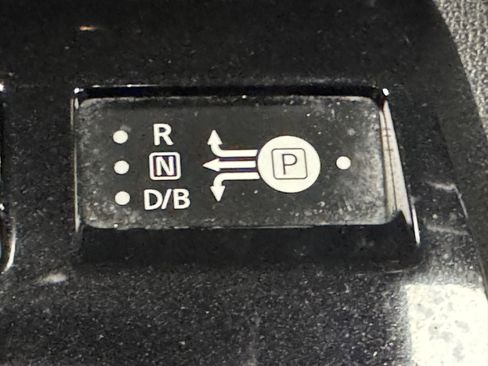 Used 2021 Nissan Leaf SV image 18