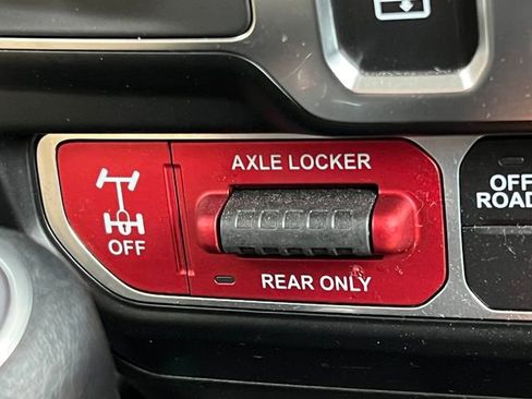 Used 2024 Jeep Wrangler Willys image 28