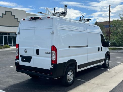 Used 2024 RAM ProMaster 2500 FWD image 3