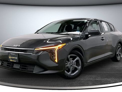 Used 2025 Kia K4 FWD image 3