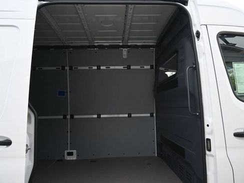 Certified 2024 Mercedes-Benz eSprinter 170 Cargo image 21