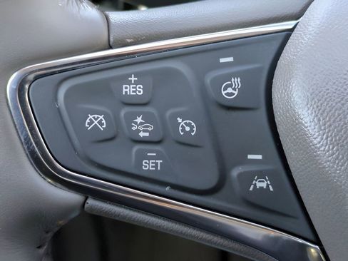 Used 2018 Chevrolet Malibu Premier w/ Driver Confidence Package image 24