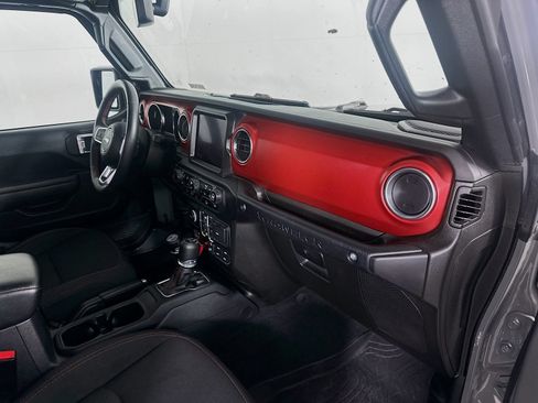 Used 2023 Jeep Wrangler Unlimited Rubicon w/ Cold Weather Group AWD/4WD image 29
