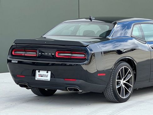 Used 2016 Dodge Challenger R/T Scat Pack w/ Leather Interior Group RWD image 8