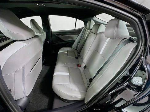 Used 2025 Toyota Camry SE image 23