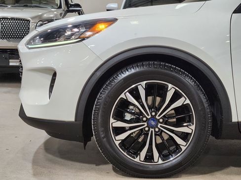 Used 2022 Ford Escape SE w/ SE Sport Appearance Package image 5