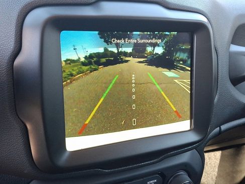 Used 2023 Jeep Renegade Trailhawk image 18