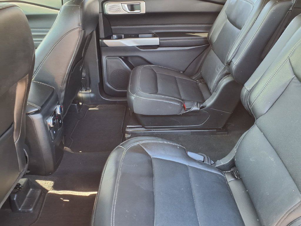 Used 2023 Ford Explorer Limited w/ Limited Technology Package RWD image 11