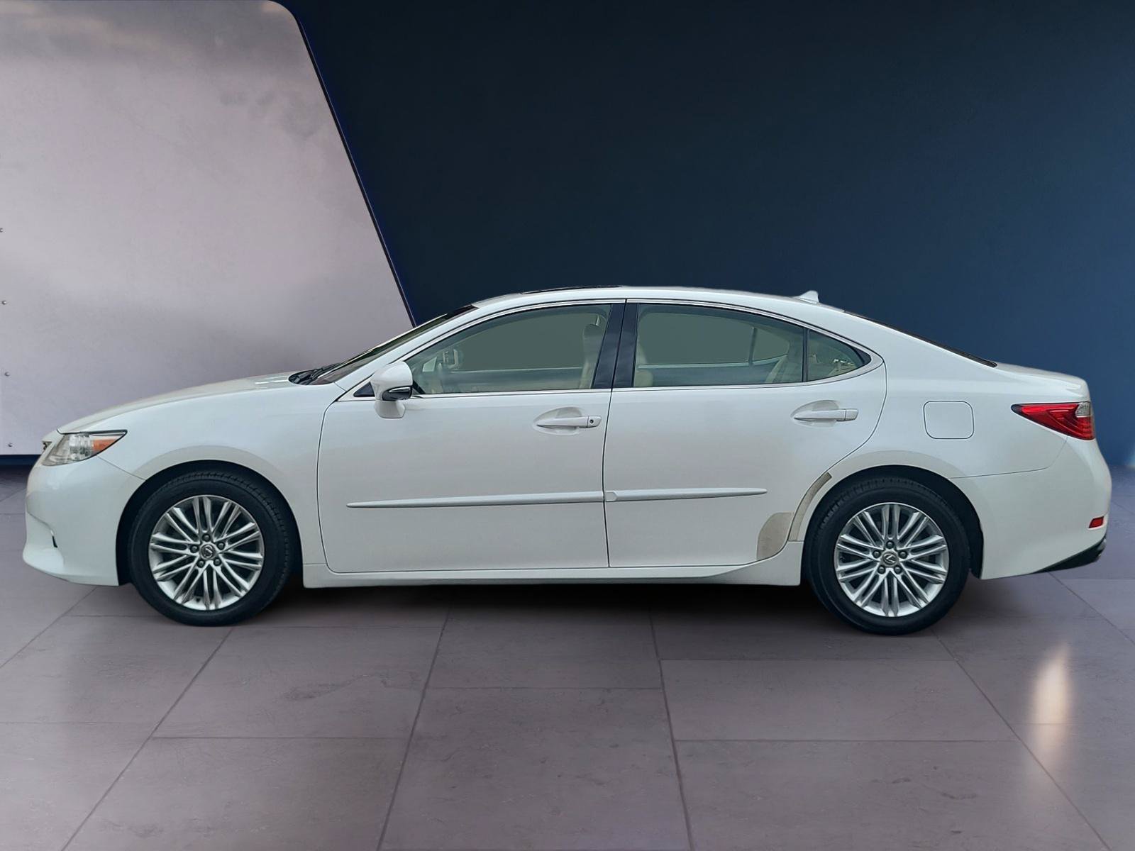 Used 2013 Lexus ES 350 w/ Luxury Pkg FWD image 2