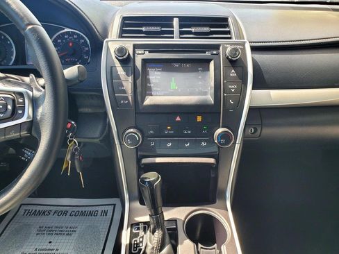 Used 2017 Toyota Camry SE FWD image 10