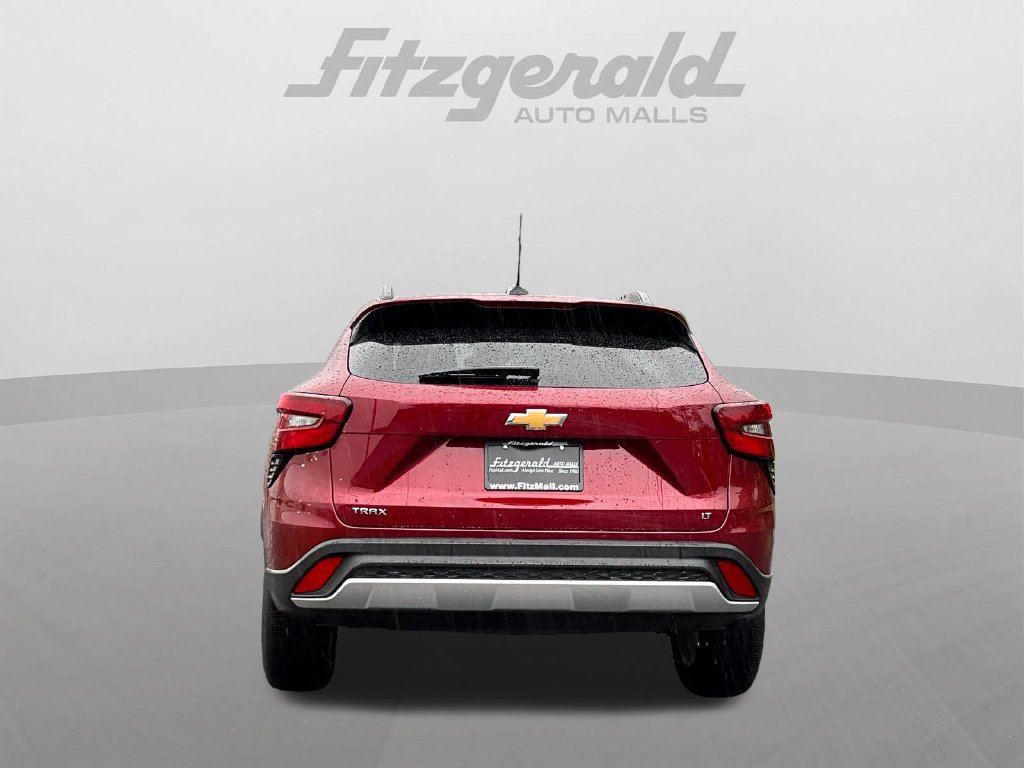 Used 2025 Chevrolet Trax LT FWD image 7