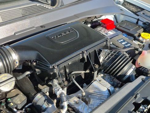 Used 2024 Jeep Compass Latitude w/ Sun and Sound Group image 21