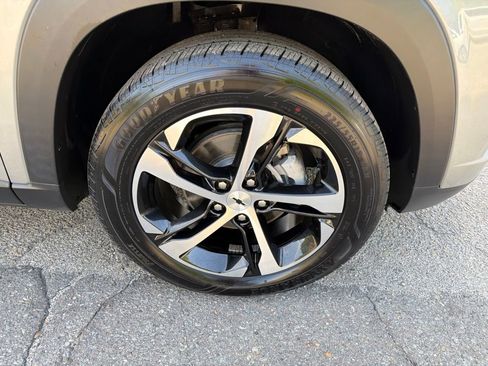 Used 2024 Chevrolet Trax RS w/ Driver Confidence Package FWD image 9
