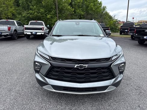 Used 2023 Chevrolet Blazer LT w/ Sound & Technology Package FWD image 2