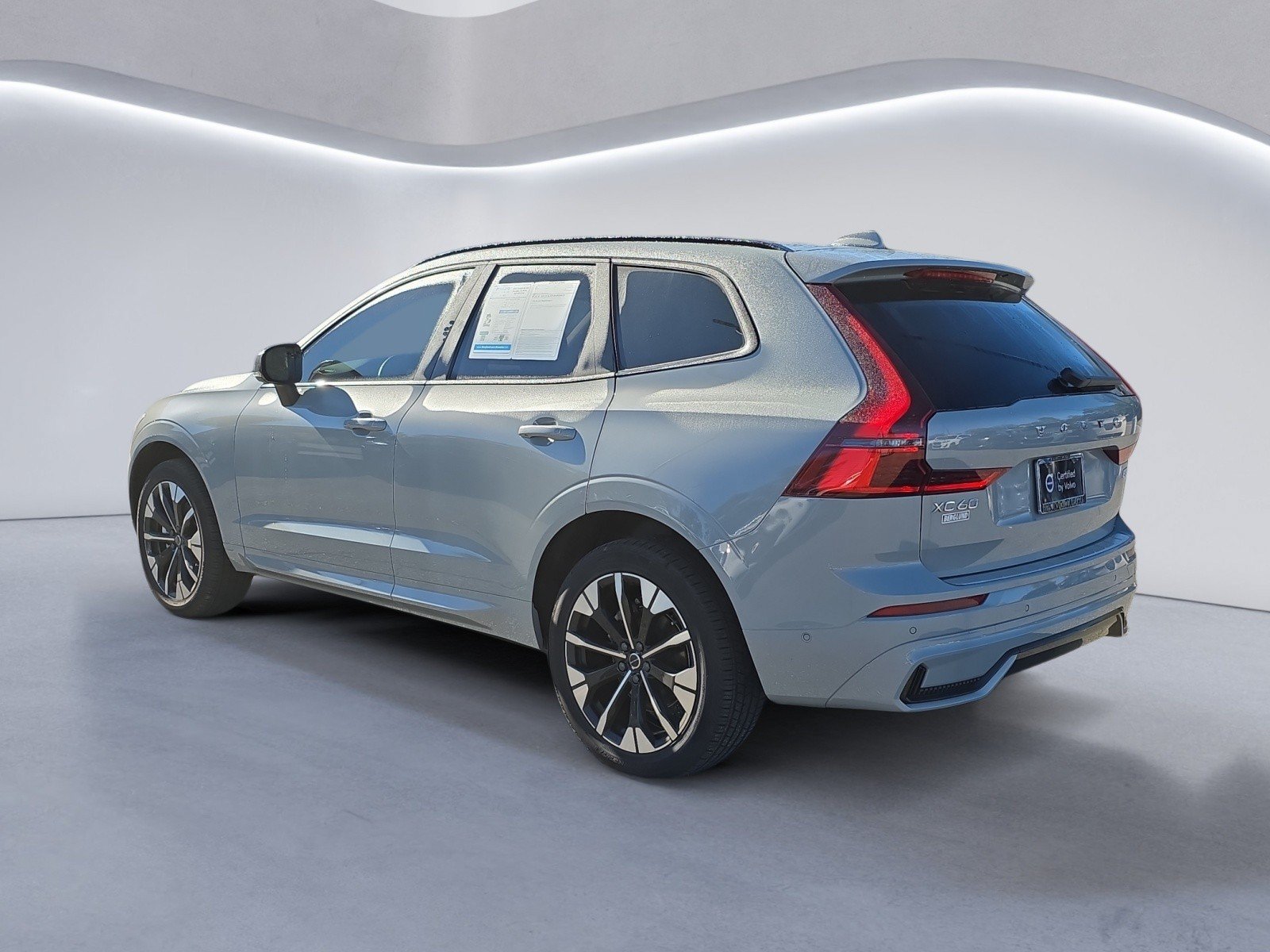 Certified 2026 Volvo XC60 B5 Plus w/ Protection Package Premier AWD/4WD image 6
