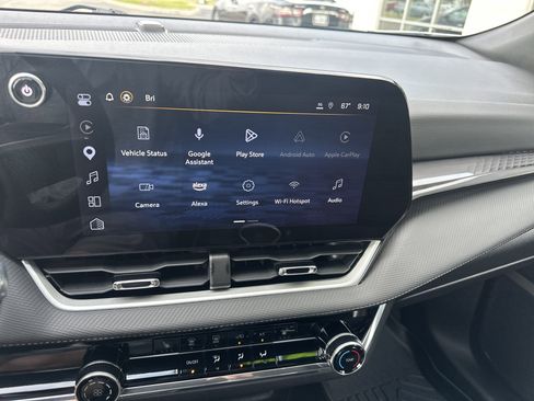 Used 2025 Chevrolet Equinox LT w/ Safety and Technology Package image 17