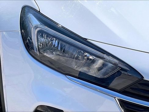 Used 2021 Buick Encore GX Preferred FWD image 33