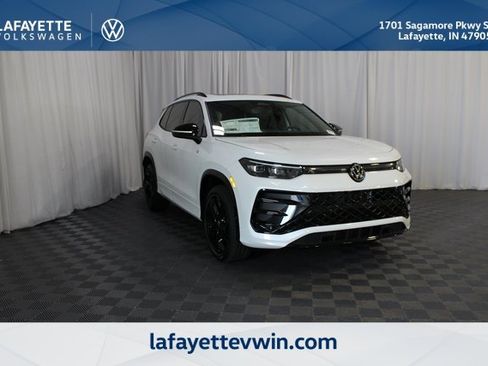 New 2025 Volkswagen Tiguan SE R-Line image 1