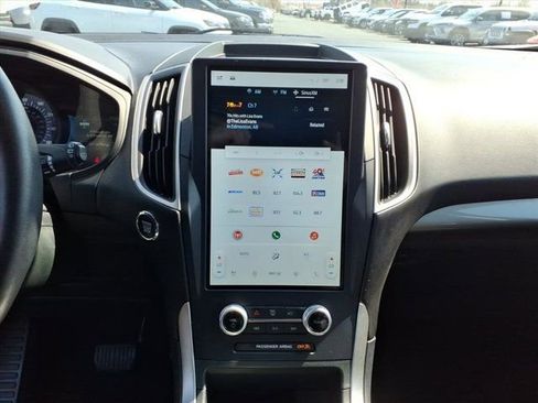 Used 2023 Ford Edge SEL w/ Convenience Package image 10