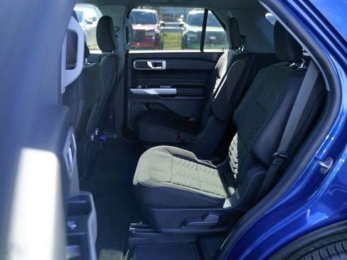 Used 2021 Ford Explorer XLT image 24