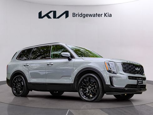 Certified 2022 Kia Telluride EX w/ EX Premium Package AWD/4WD image 7
