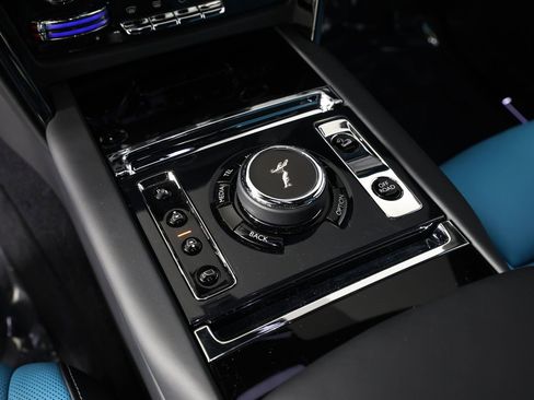 New 2026 Rolls-Royce Cullinan Black Badge image 17